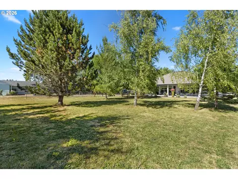 Exterior - 160 Spear Ln, Yoncalla, OR 97499 photo 12 of 15