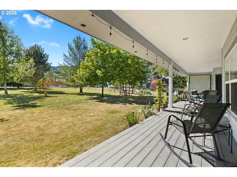 Exterior - 160 Spear Ln, Yoncalla, OR 97499 photo 10 of 15