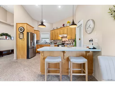 Kitchen - 160 Spear Ln, Yoncalla, OR 97499 photo 2 of 7
