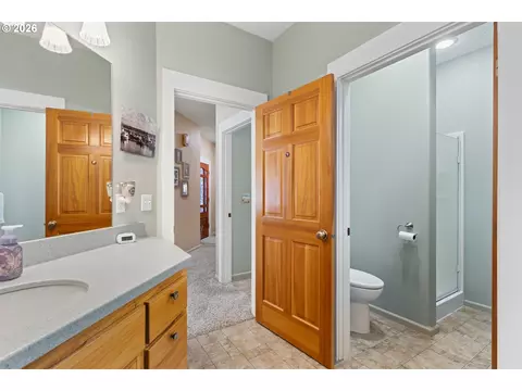 Bath - 160 Spear Ln, Yoncalla, OR 97499 photo 1 of 4