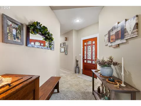 Entry Way - 160 Spear Ln, Yoncalla, OR 97499 photo 2 of 2
