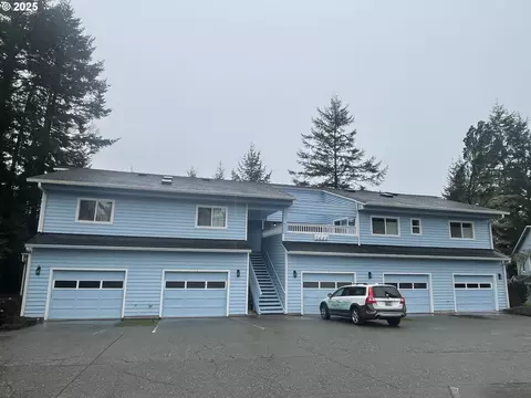 1445 Seacrest Ln #1, Brookings, OR 97415