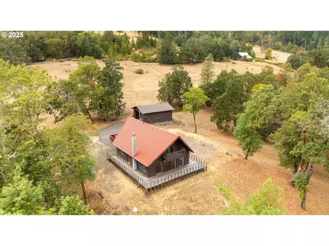 1700 Colonial Rd, Roseburg, OR 97471