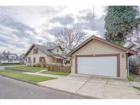 933 NE 3rd Ave, Camas, WA 98607
