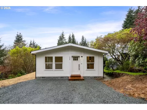 1530 4th St, Wheeler, OR 97147
