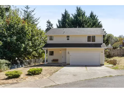 750 SW Pioneer Ct, Willamina, OR 97396