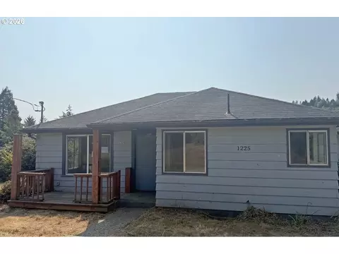 1225 N Laurel St, Coquille, OR 97423