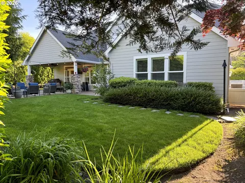 Exterior - 3297 Jayhawk Ct, Eugene, OR 97405 photo 5 of 6