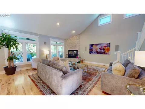 Living - 3297 Jayhawk Ct, Eugene, OR 97405 photo 2 of 3