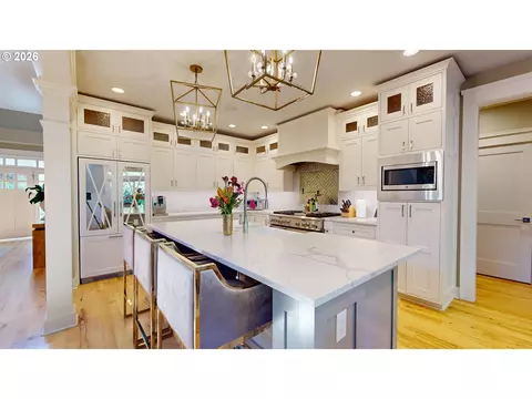 Kitchen - 3297 Jayhawk Ct, Eugene, OR 97405 photo 2 of 3