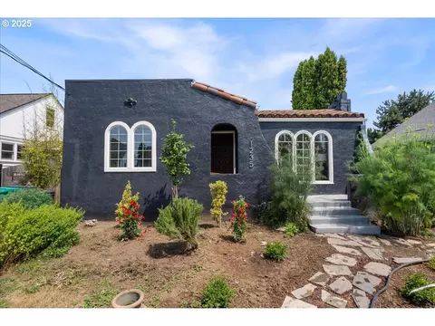 1235 N Farragut St, Portland, OR 97217