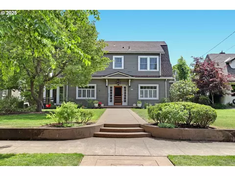4224 SE Oak St, Portland, OR 97215