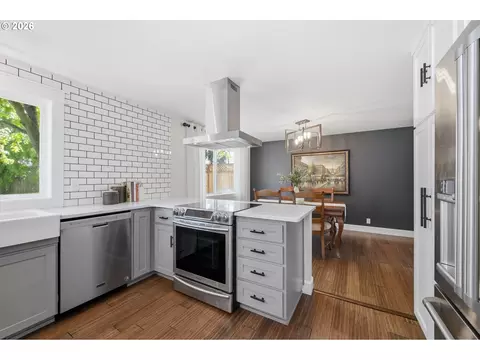 Kitchen - 1639 Victorian Way, Eugene, OR 97401 photo 2 of 4