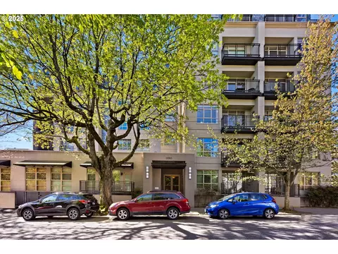 1930 NW Irving St #404, Portland, OR 97209