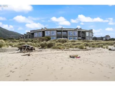 105 NW 23rd Ave #208, Rockaway Beach, OR 97136