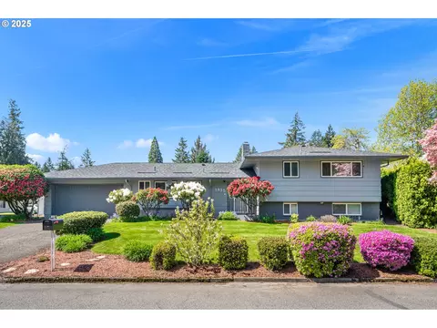 1935 SE 142nd Ave, Portland, OR 97233