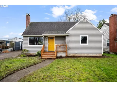 9006 SE Clay St, Portland, OR 97216