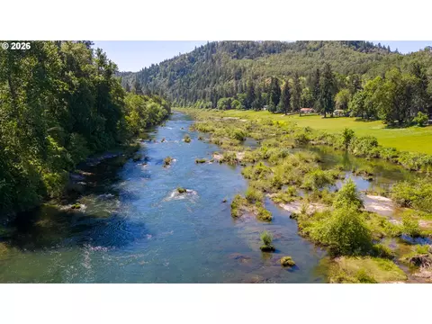 3356 Fisher Rd, Roseburg, OR 97471
