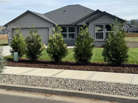 121 Gassman Rd, Castle Rock, WA 98611