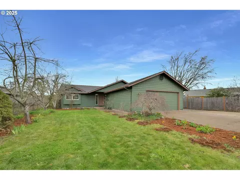755 Arcadia Dr, Eugene, OR 97401