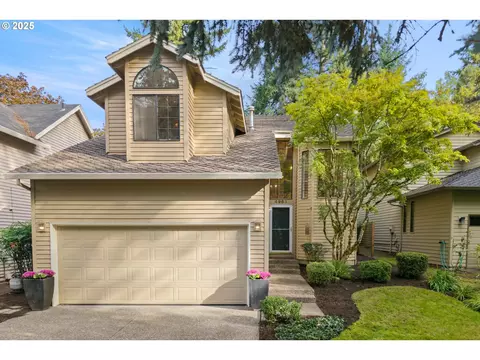 4963 Suntree Ln, Lake Oswego, OR 97035