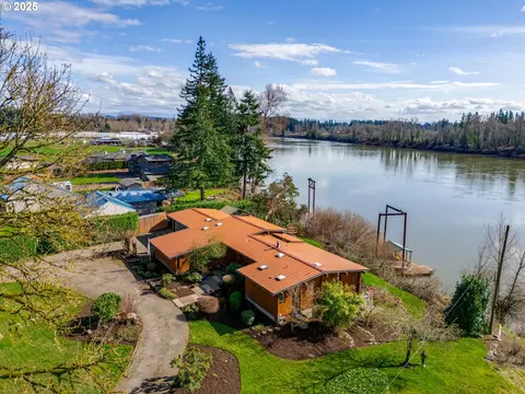 448 SW Riverbend Dr, West Linn, OR 97068