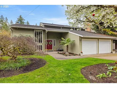 781 Northshore Rd, Lake Oswego, OR 97034