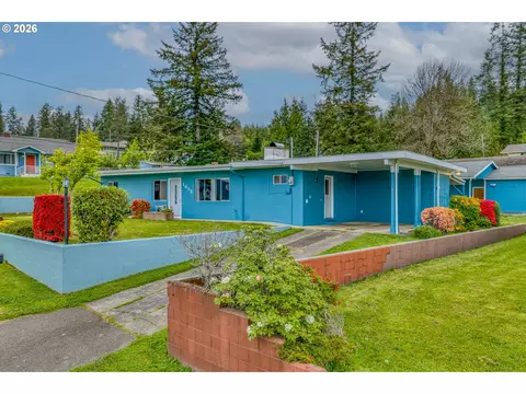 1615 19th St, Myrtle Point, OR 97458