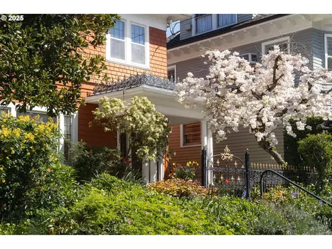 1911 SW Myrtle St, Portland, OR 97201