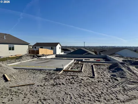872 E Kinsley Ave, Hermiston, OR 97838