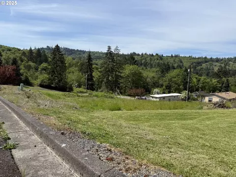 324 E Norwood St #1, Rainier, OR 97048