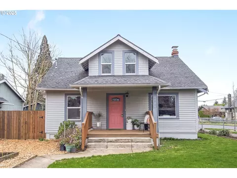9704 SE Reedway St, Portland, OR 97266