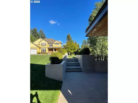 17071 SW Mount Hood Dr, Beaverton, OR 97007