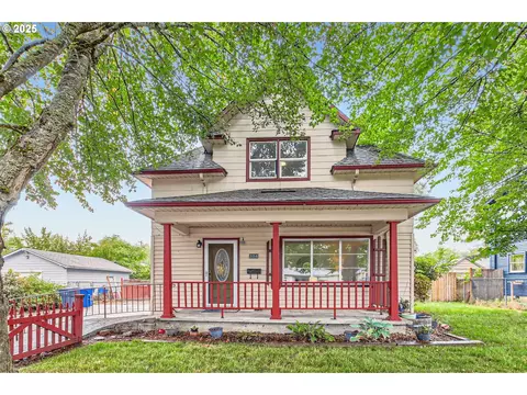 356 W Dartmouth St, Gladstone, OR 97027