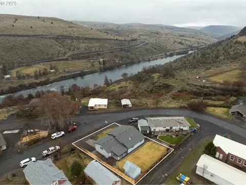 624 Staats Ave, Maupin, OR 97037
