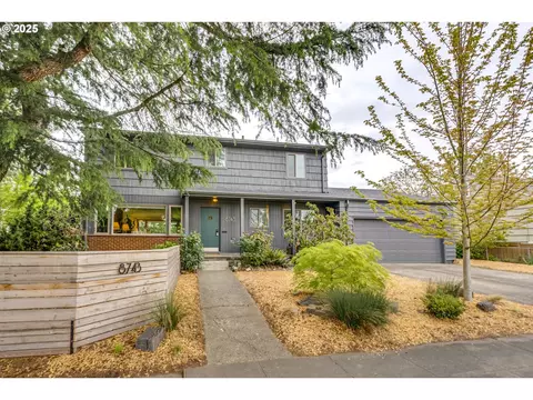 8743 E Burnside St, Portland, OR 97216