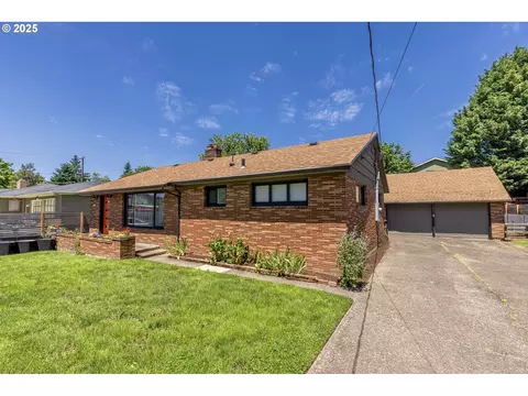 9125 SE Oak St, Portland, OR 97216