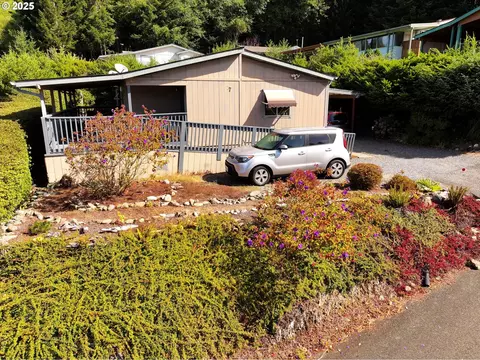 98041 Hallway Rd #37, Brookings, OR 97415