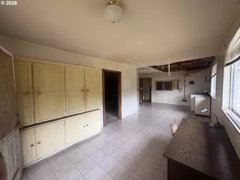 Entry Way - 39688 Row River Rd, Dorena, OR 97434 photo 1 of 1