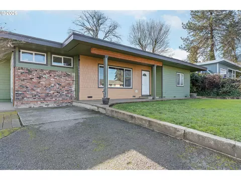 1993 Linnell Ave, Roseburg, OR 97471