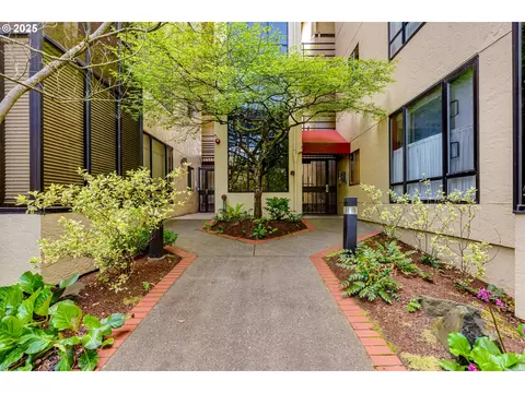 624 Wimbledon Ct, Eugene, OR 97401