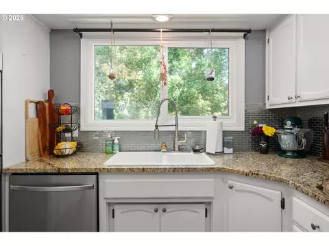 Kitchen - 2696 Terrace View Dr, Eugene, OR 97405 photo 3 of 4