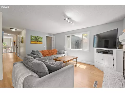 Living - 2696 Terrace View Dr, Eugene, OR 97405 photo 5 of 7