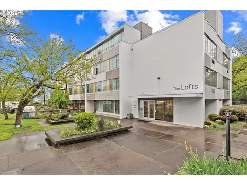 900 NE 81st Ave #407, Portland, OR 97213