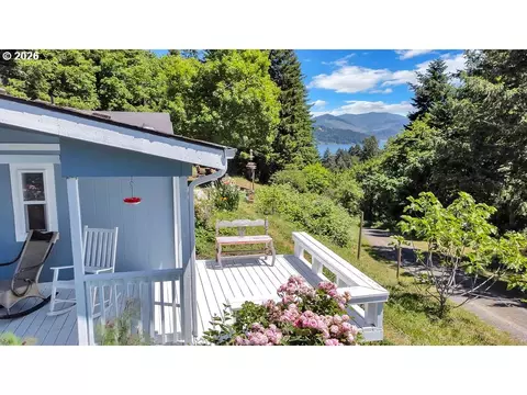 35235 Row River Rd, Cottage Grove, OR 97424