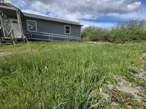 Exterior - 340 E 6th Ave, Riddle, OR 97469 photo 3 of 5