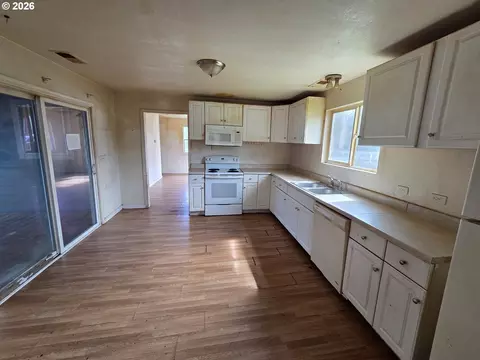 Kitchen - 340 E 6th Ave, Riddle, OR 97469 photo 3 of 3
