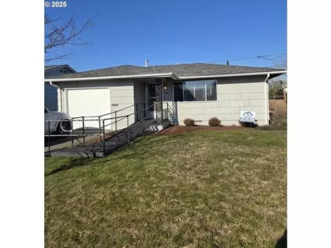 1355 Rainier Rd, Woodburn, OR 97071