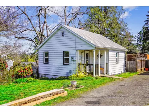13010 SE Briggs St, Milwaukie, OR 97222