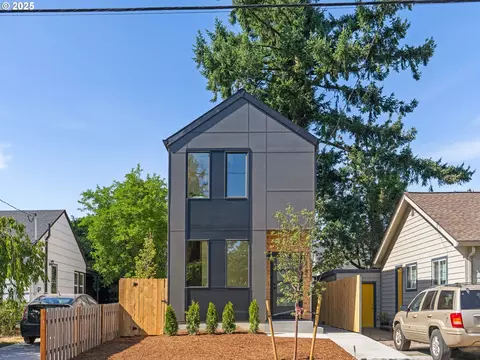 5305 SE Malden St #2, Portland, OR 97206